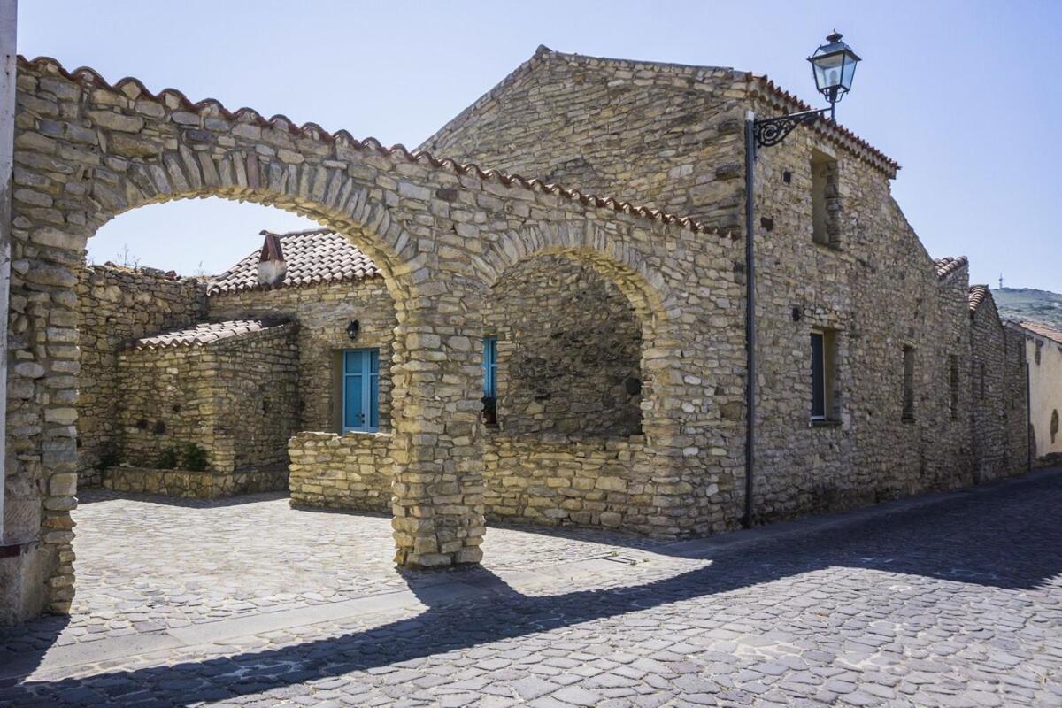 Albergo Diffuso Il Mandorlo Baressa Exteriör bild