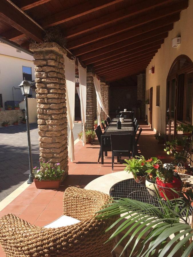 Albergo Diffuso Il Mandorlo Baressa Exteriör bild